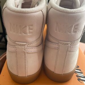 Pearl pink Nike mid prm sneaker hi tops. Sz 10
